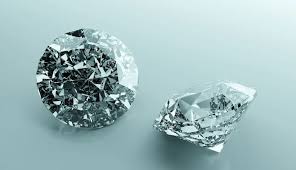 The Allure of Alternative Gemstones: Moissanite vs Diamond